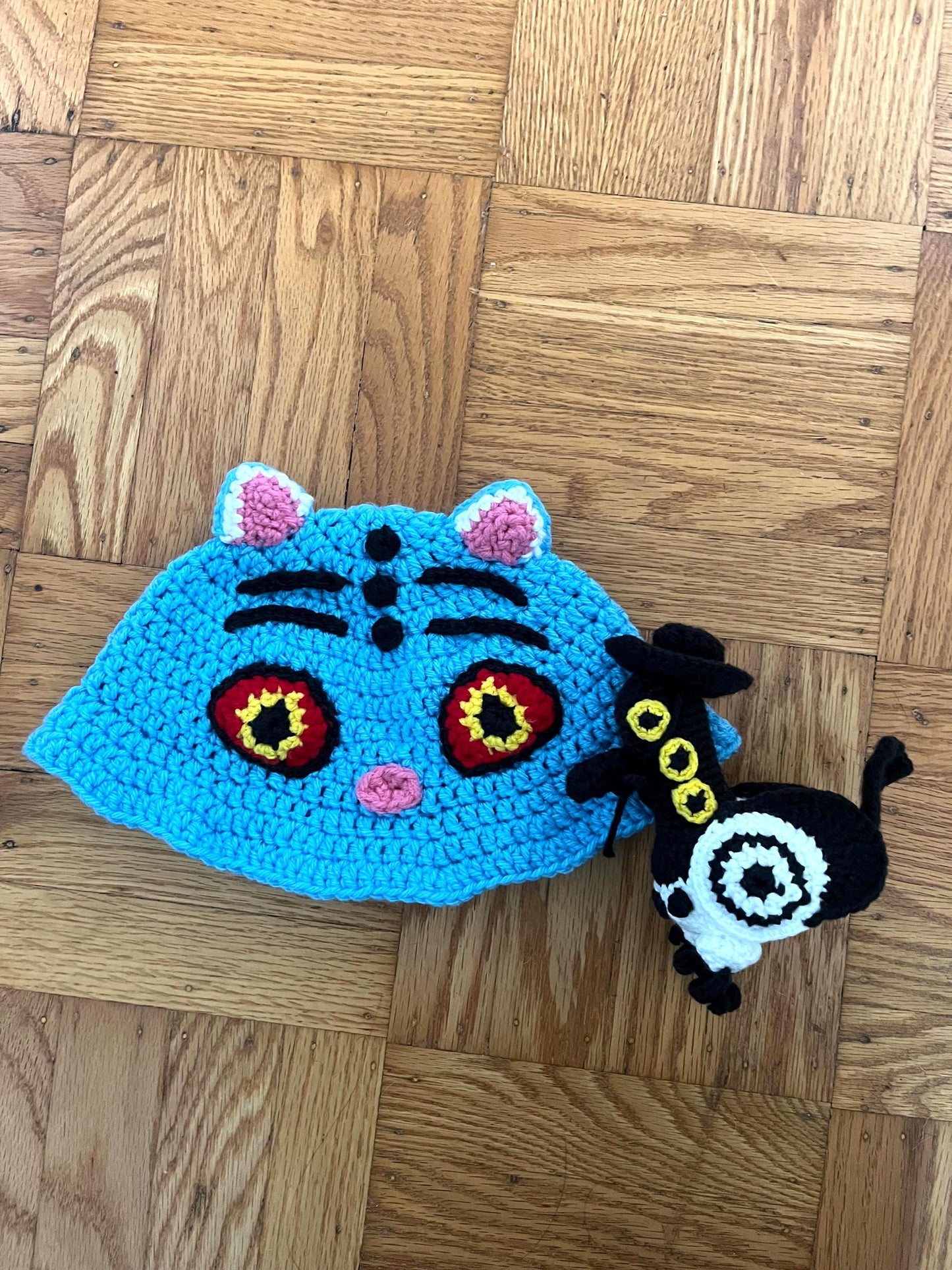 Derpy the Tiger Bucket Hat with Attachable Magpie Amigurumi | Made to Order