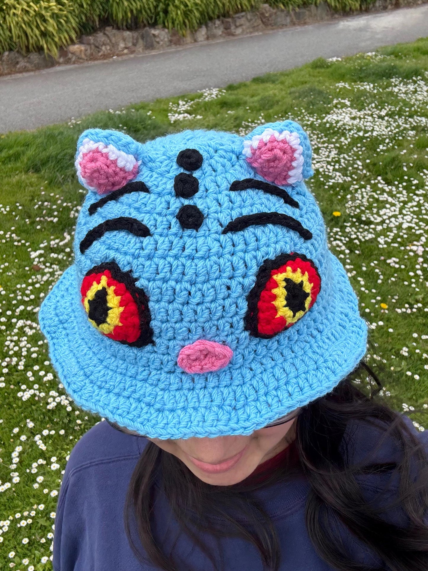 Derpy the Tiger Bucket Hat with Attachable Magpie Amigurumi | Made to Order